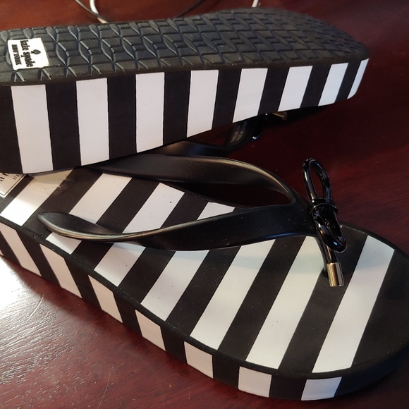 Kate Spade Plateform Flip Flops - Picture 2 of 2